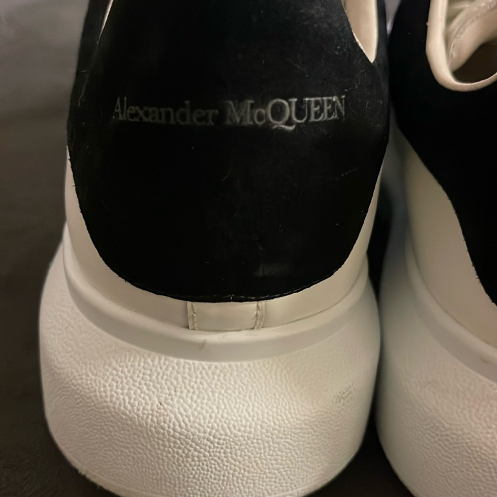Alexander McQueen White Sneakers Sleek Design - Picture 5 of 10
